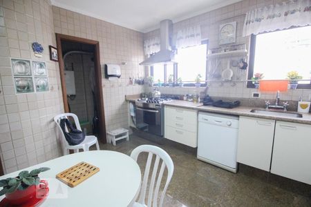 Apartamento à venda com 230m², 3 quartos e 3 vagas Apartamento à venda com 230m², 3 quartos e 3 vagasCozinha