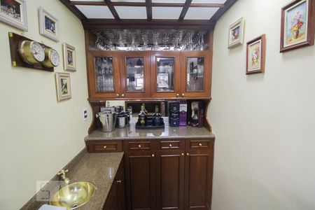 Apartamento à venda com 230m², 3 quartos e 3 vagas Apartamento à venda com 230m², 3 quartos e 3 vagasBar