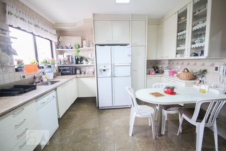 Apartamento à venda com 230m², 3 quartos e 3 vagas Apartamento à venda com 230m², 3 quartos e 3 vagasCozinha