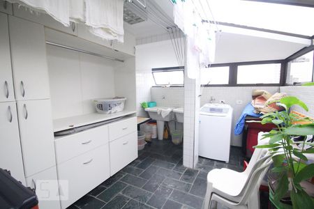 Apartamento à venda com 230m², 3 quartos e 3 vagas Apartamento à venda com 230m², 3 quartos e 3 vagasArea de Serviço