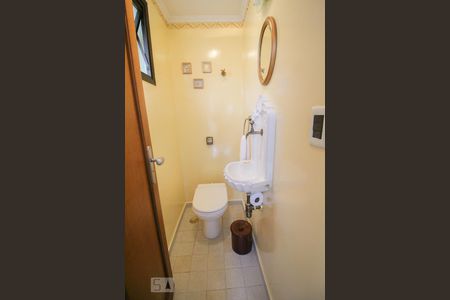 Apartamento à venda com 230m², 3 quartos e 3 vagas Apartamento à venda com 230m², 3 quartos e 3 vagasLavabo