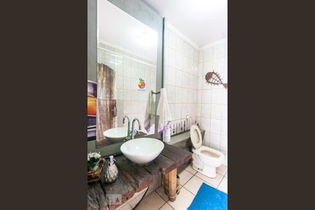 Casa à venda com 125m², 3 quartos e 2 vagasBanheiro da área externa