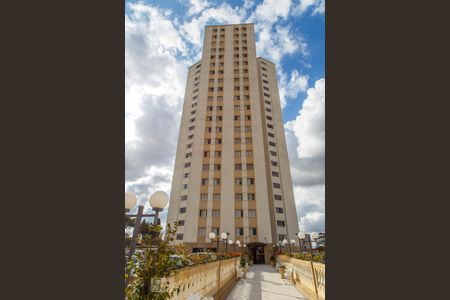 Apartamento à venda com 70m², 2 quartos e 1 vaga Apartamento à venda com 70m², 2 quartos e 1 vagaFachada