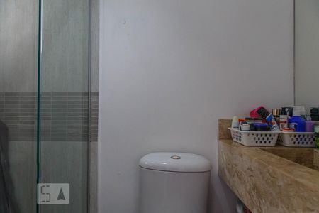 Apartamento à venda com 70m², 2 quartos e 1 vaga Apartamento à venda com 70m², 2 quartos e 1 vagaBanheiro Suíte