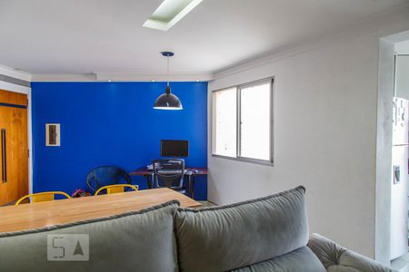 Apartamento à venda com 70m², 2 quartos e 1 vaga Apartamento à venda com 70m², 2 quartos e 1 vagaSala