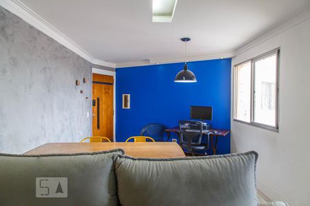 Apartamento à venda com 70m², 2 quartos e 1 vaga Apartamento à venda com 70m², 2 quartos e 1 vagaSala