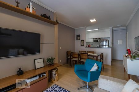Sala de apartamento à venda com 3 quartos, 79m² em Jardim Tupanci, Barueri