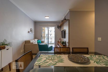 Sala de apartamento à venda com 3 quartos, 79m² em Jardim Tupanci, Barueri