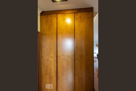 Apartamento à venda com 110m², 4 quartos e 2 vagasCorredor Armário