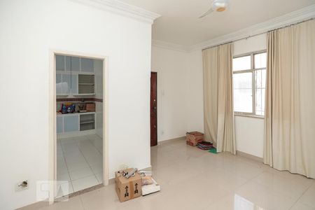 Apartamento para alugar com 90m², 3 quartos e sem vaga Apartamento para alugar com 90m², 3 quartos e sem vagaSala
