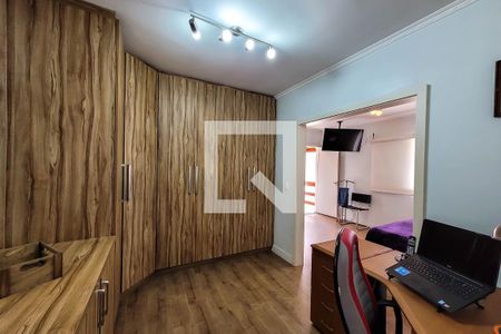 Casa de condomínio à venda com 157m², 3 quartos e 2 vagasCloset da suíte
