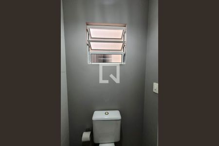 Casa de condomínio à venda com 157m², 3 quartos e 2 vagasLavabo