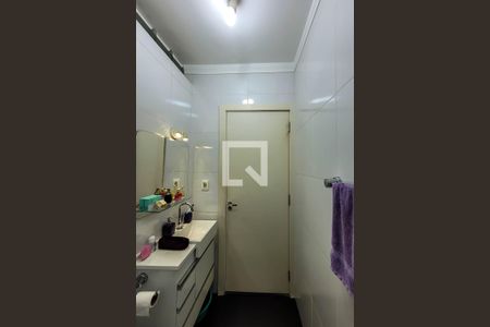 Casa de condomínio à venda com 157m², 3 quartos e 2 vagasBanheiro Social