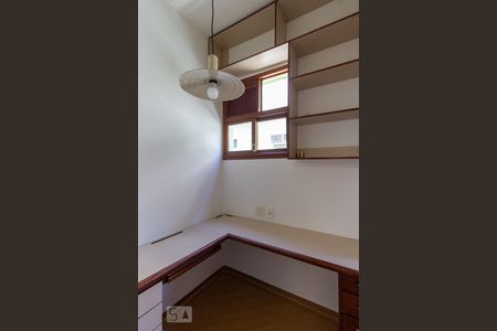 Apartamento à venda com 70m², 2 quartos e 1 vaga Apartamento à venda com 70m², 2 quartos e 1 vagaEscritório Quarto 2