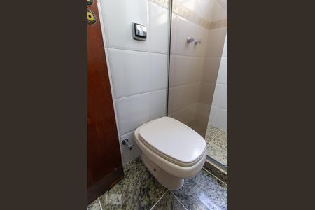 Apartamento à venda com 70m², 2 quartos e 1 vaga Apartamento à venda com 70m², 2 quartos e 1 vagaBanheiro