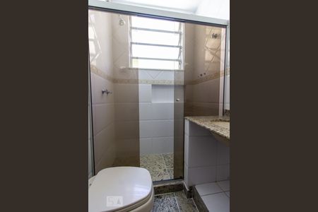 Apartamento à venda com 70m², 2 quartos e 1 vaga Apartamento à venda com 70m², 2 quartos e 1 vagaBanheiro