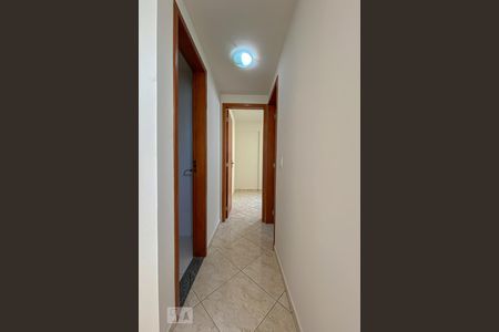 Corredor de apartamento para alugar com 2 quartos, 54m² em Ramos, Rio de Janeiro