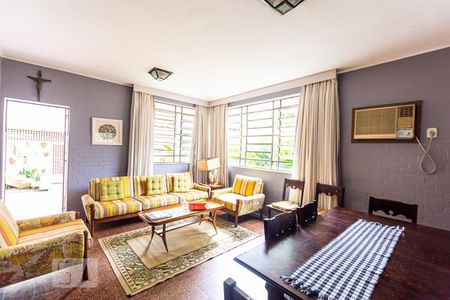 Casa à venda com 800m², 4 quartos e 4 vagascopa 