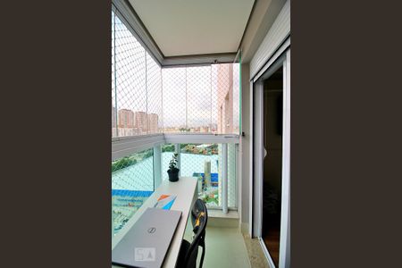 Apartamento à venda com 83m², 2 quartos e 2 vagasVaranda da Suíte 1