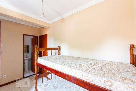 Casa à venda com 700m², 13 quartos e 3 vagas Casa à venda com 700m², 13 quartos e 3 vagasQuarto