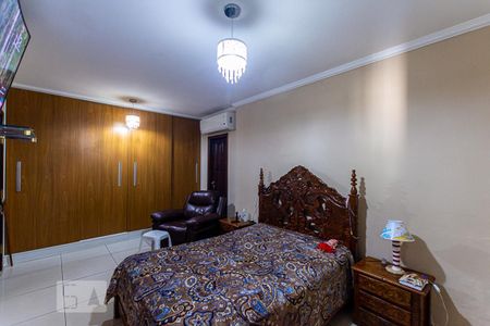 Casa à venda com 700m², 13 quartos e 3 vagas Casa à venda com 700m², 13 quartos e 3 vagasQuarto