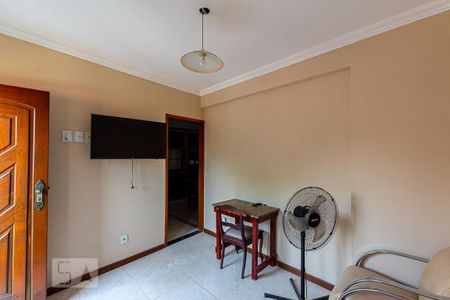 Casa à venda com 700m², 13 quartos e 3 vagas Casa à venda com 700m², 13 quartos e 3 vagasSala