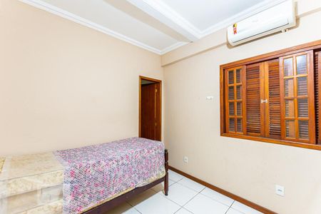 Casa à venda com 700m², 13 quartos e 3 vagas Casa à venda com 700m², 13 quartos e 3 vagasQuarto