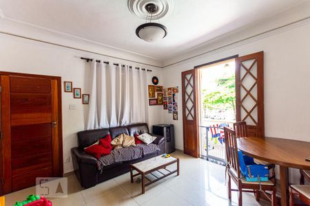 Casa à venda com 700m², 13 quartos e 3 vagas Casa à venda com 700m², 13 quartos e 3 vagasSala