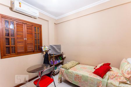 Casa à venda com 700m², 13 quartos e 3 vagas Casa à venda com 700m², 13 quartos e 3 vagasQuarto