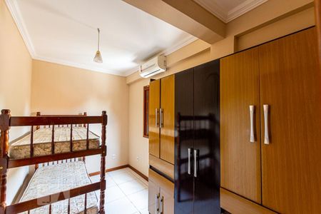 Casa à venda com 700m², 13 quartos e 3 vagas Casa à venda com 700m², 13 quartos e 3 vagasQuarto