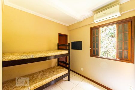 Casa à venda com 700m², 13 quartos e 3 vagas Casa à venda com 700m², 13 quartos e 3 vagasQuarto