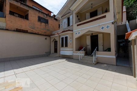 Casa à venda com 700m², 13 quartos e 3 vagas Casa à venda com 700m², 13 quartos e 3 vagasÁrea Externa