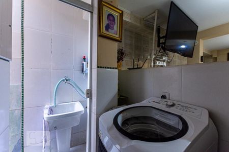 Casa à venda com 700m², 13 quartos e 3 vagas Casa à venda com 700m², 13 quartos e 3 vagasÁrea de Serviço