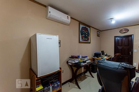 Casa à venda com 700m², 13 quartos e 3 vagas Casa à venda com 700m², 13 quartos e 3 vagasQuarto