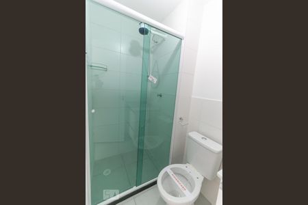 Banheiro de kitnet/studio para alugar com 1 quarto, 25m² em Vila Guarani (z Sul), São Paulo