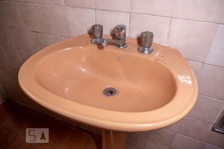 Casa à venda com 193m², 4 quartos e 1 vagaBanheiro 1