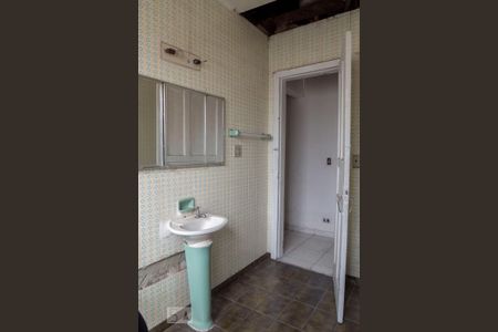 Casa à venda com 193m², 4 quartos e 1 vagaBanheiro 2