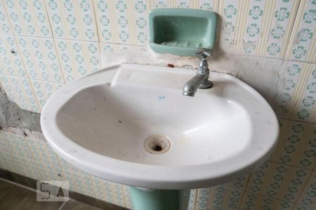 Casa à venda com 193m², 4 quartos e 1 vagaBanheiro 2