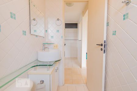 Apartamento à venda com 56m², 2 quartos e 1 vaga Apartamento à venda com 56m², 2 quartos e 1 vagaBanheiro