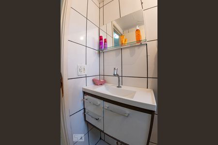 Banheiro de apartamento à venda com 2 quartos, 48m² em Jardim Vila Formosa, São Paulo