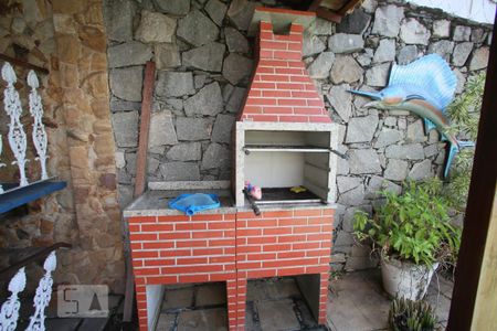 Casa à venda com 365m², 4 quartos e 3 vagasChurrasqueira da Piscina