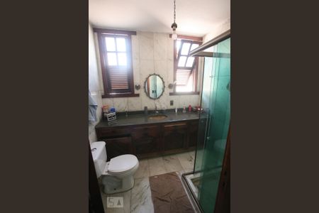 Casa à venda com 365m², 4 quartos e 3 vagasBanheiro Social