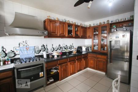 Casa à venda com 365m², 4 quartos e 3 vagasCozinha