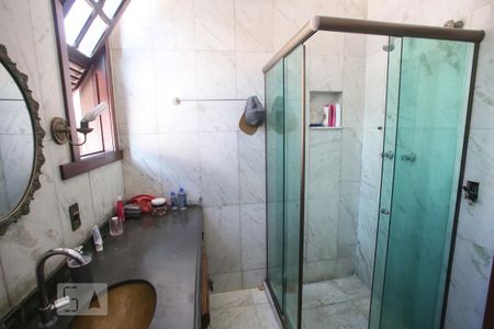 Casa à venda com 365m², 4 quartos e 3 vagasBanheiro Social