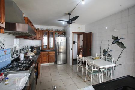 Casa à venda com 365m², 4 quartos e 3 vagasCozinha