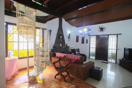 Casa à venda com 365m², 4 quartos e 3 vagasSala de Estar