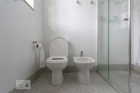 Apartamento à venda com 400m², 4 quartos e 3 vagasBanheiro da Suíte 4