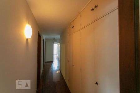 Apartamento à venda com 400m², 4 quartos e 3 vagasCorredor