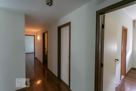 Apartamento à venda com 400m², 4 quartos e 3 vagasCorredor