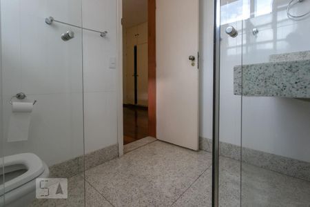 Apartamento à venda com 400m², 4 quartos e 3 vagasBanheiro da Suíte 3